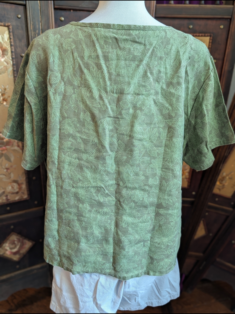 L.L. Bean 100% Linen Light Green Floral Short Sleeve Top - Picture 3 of 7